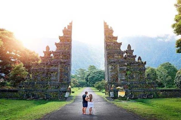 Bali Handara Gate, Daya Tarik, Lokasi dan Harga Tiket Masuk
