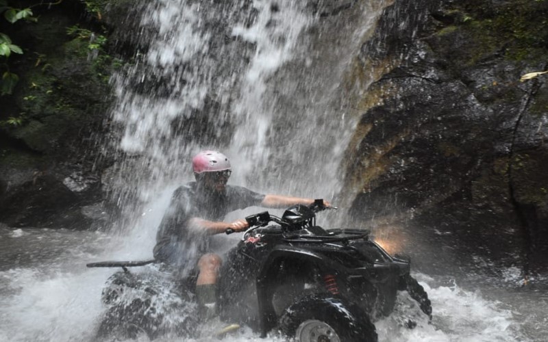 Bali ATV Waterfall dan Terowongan