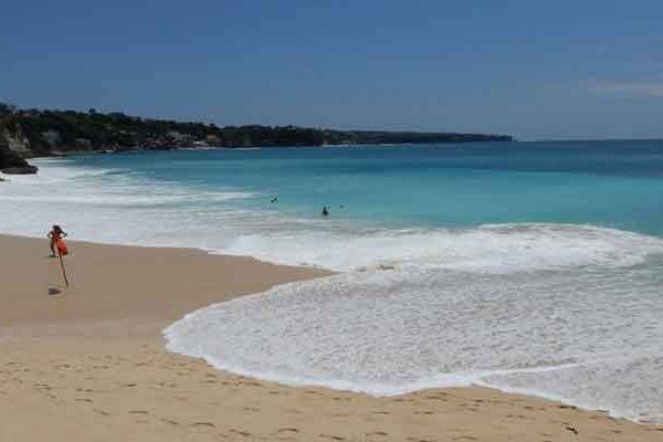 Pantai Dreamland - Daya Tarik, Lokasi dan Harga Tiket Masuk