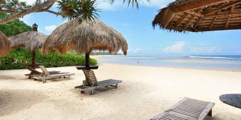 Kecantikan 10 Pantai Pasir Putih di Bali yang Tak Tertandingi