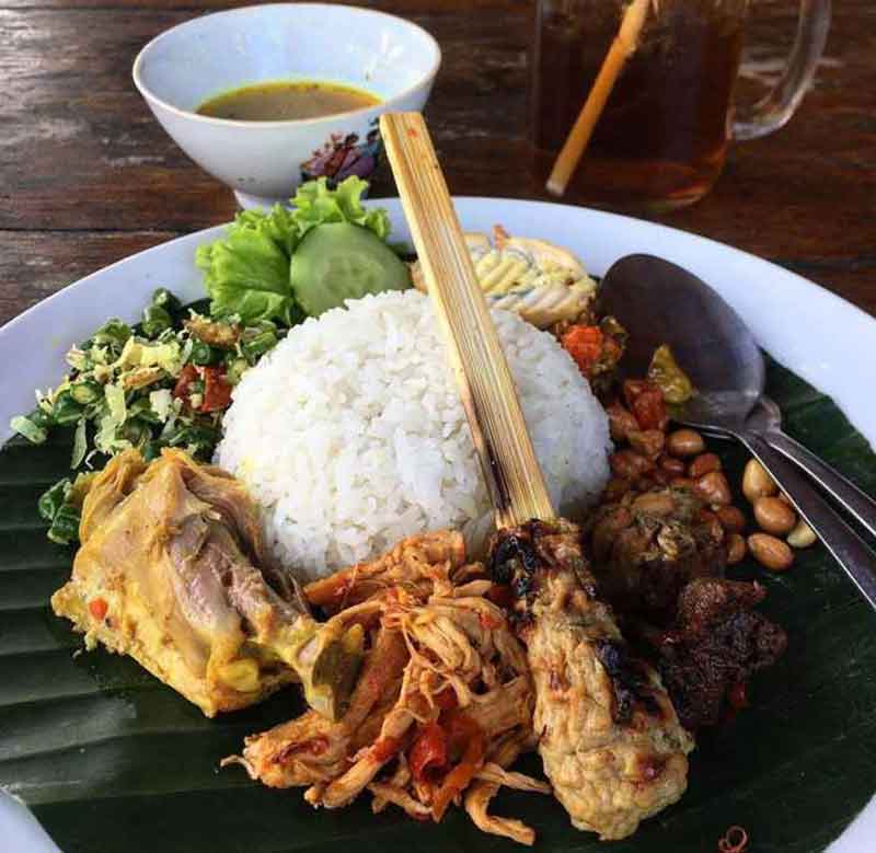 Daftar Makanan Khas Bali yang Patut dicoba saat Liburan di Bali