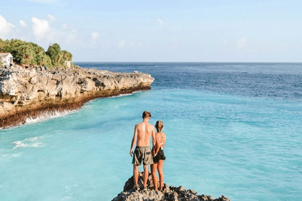 Pesona Nusa Ceningan Bali: Destinasi Tersembunyi Favorit