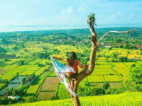 Bukit Belong: Spot Instagramable dengan Panorama Sawah dan Laut di Klungkung